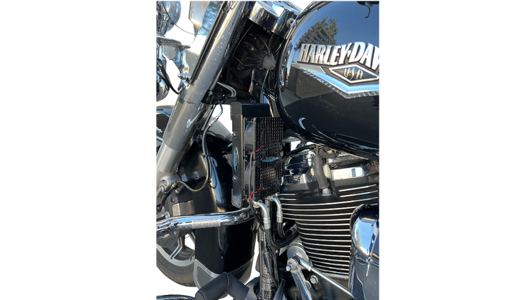 ULTRACOOL Oil Cooler for M8 Touring models with “Chopped” Engine Guard or Road Glide “Fairing Spoiler Oil- Naked - Black